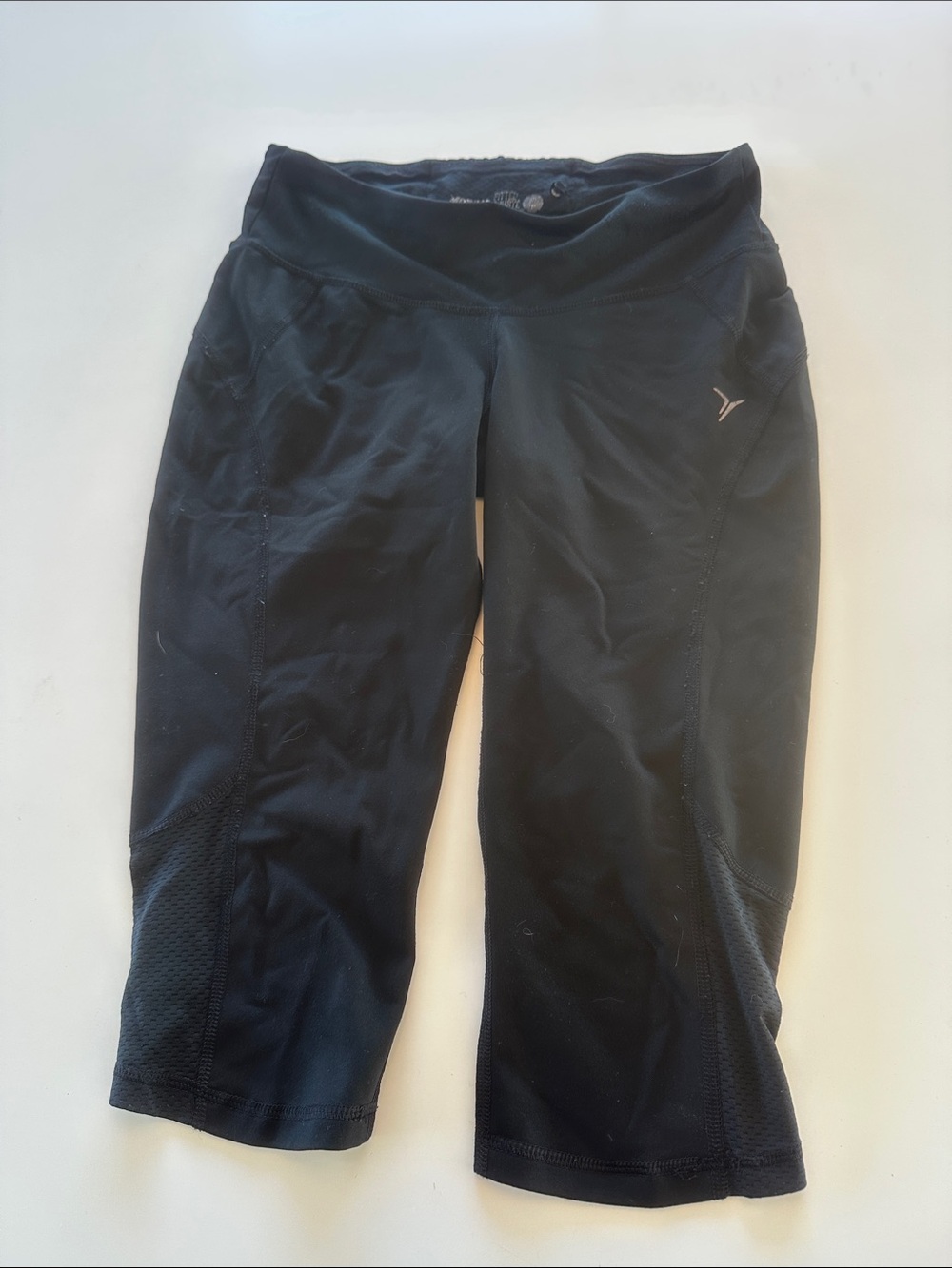 Old Navy Black Women’s cropped leggings